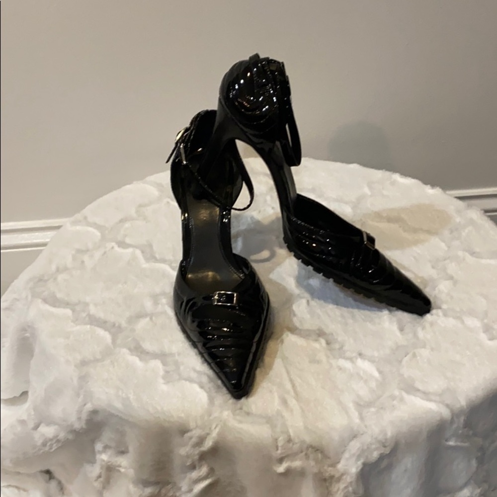 SHOES - Picture 4 of 4
